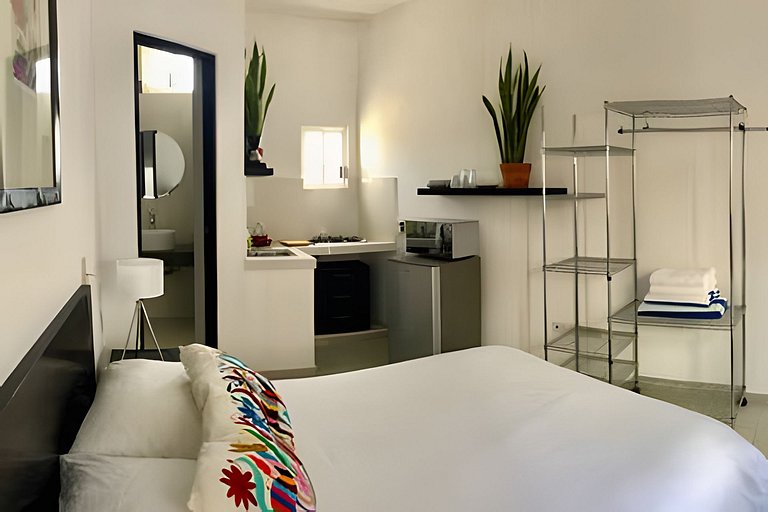 Studio 21 near the beach & downtown Cabo San Lucas